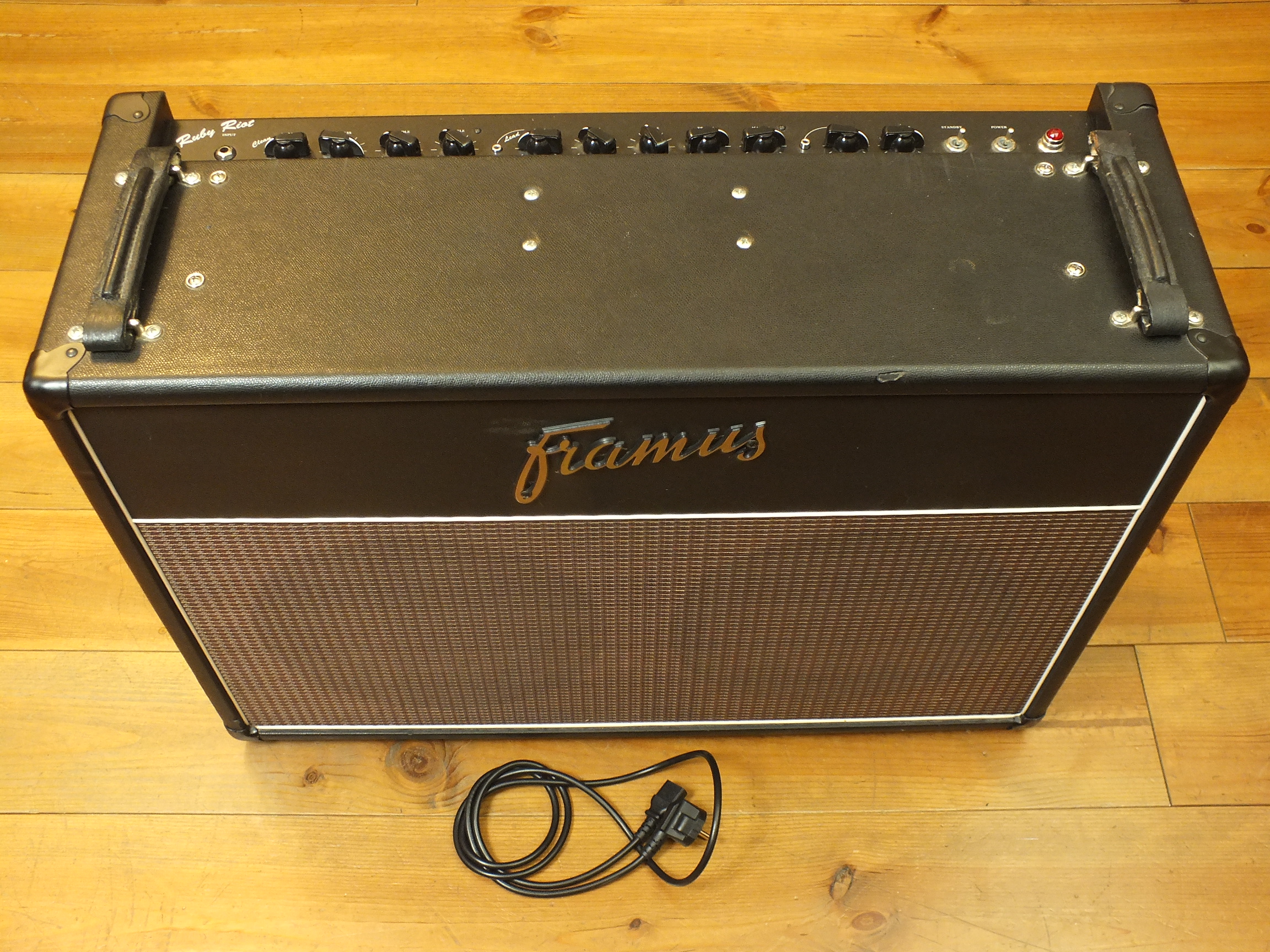 Framus Ruby Riot Combo