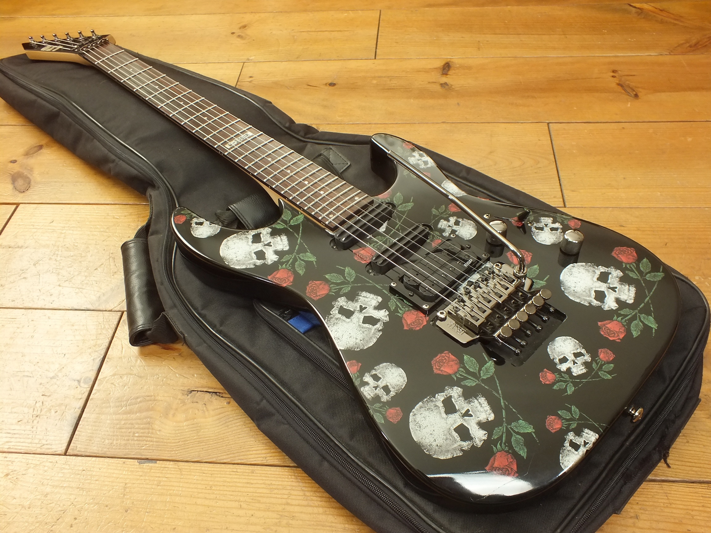 LTD / ESP M 200 SR Skulls & Roses Limited Edition