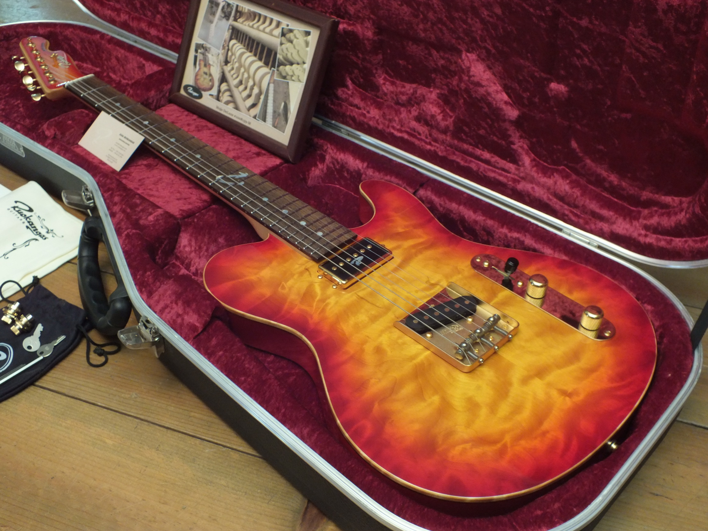 Ruokangas Mojo Deluxe Cherry Sunburst 2010