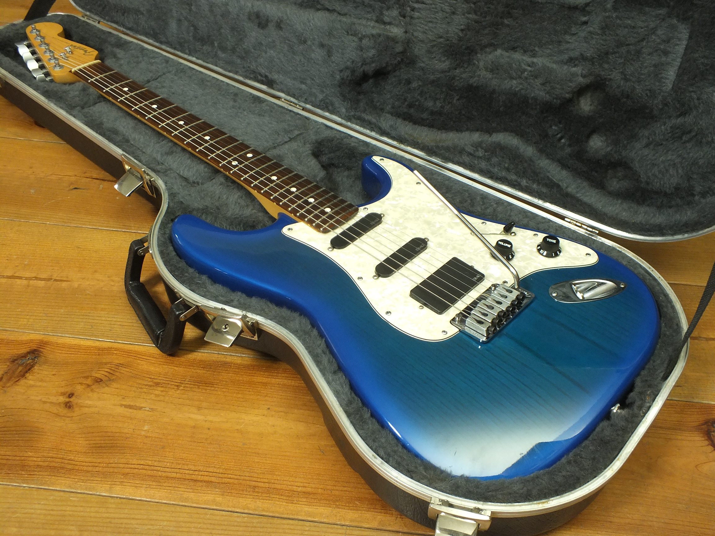 Fender Stratocaster Plus Swamp Ash mit EMG KH 20 Kirk Hammett Set