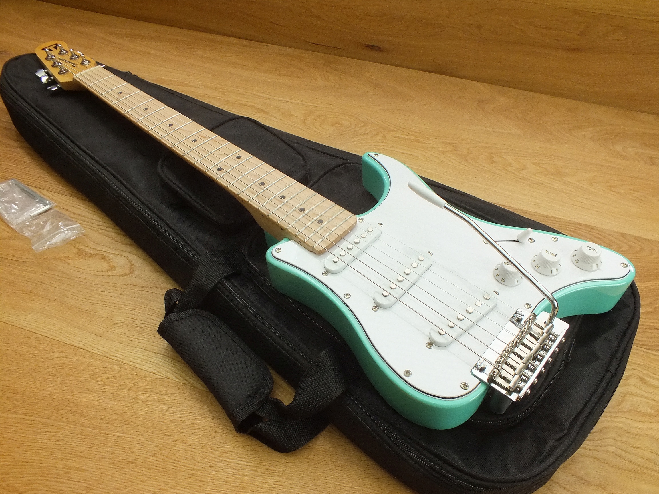 Traveler Guitar Travelcaster Deluxe Surf Green 2017