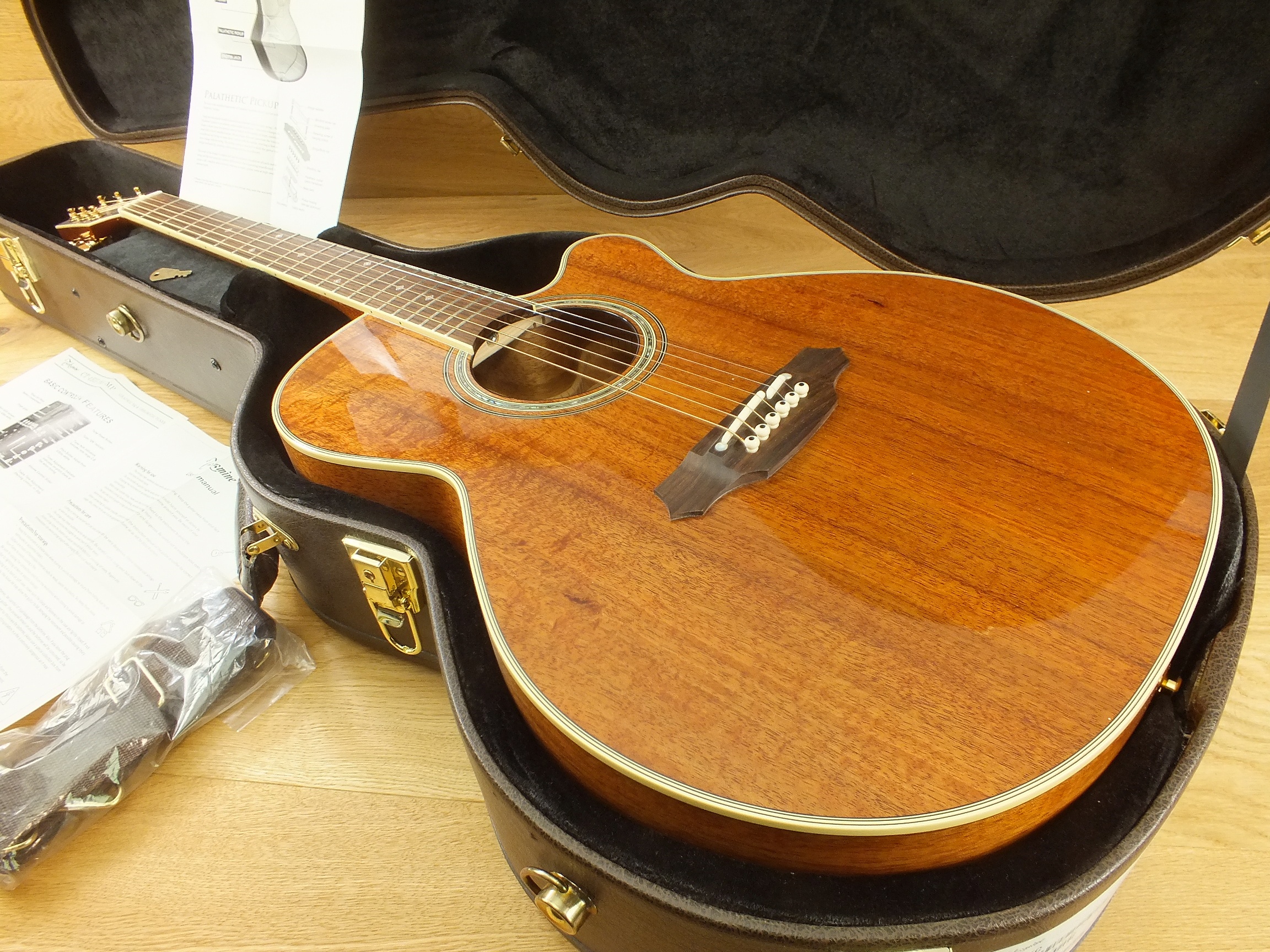 Takamine EF 508 KC Elektroakustik