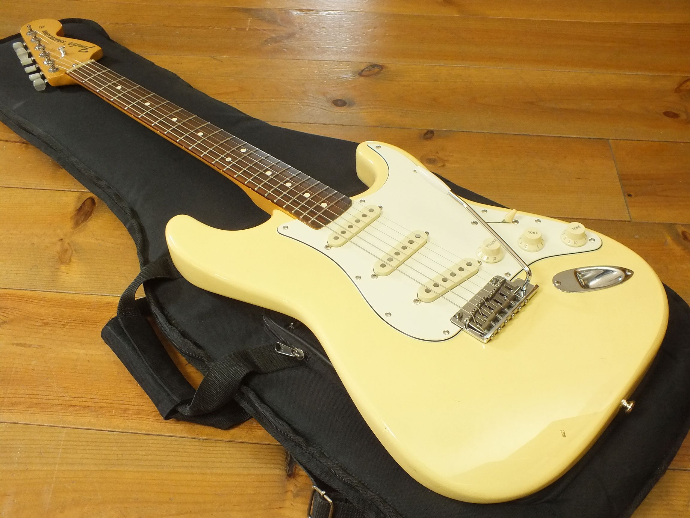 Fender Stratocaster mit Mexico 70s Hals und American Standard Body