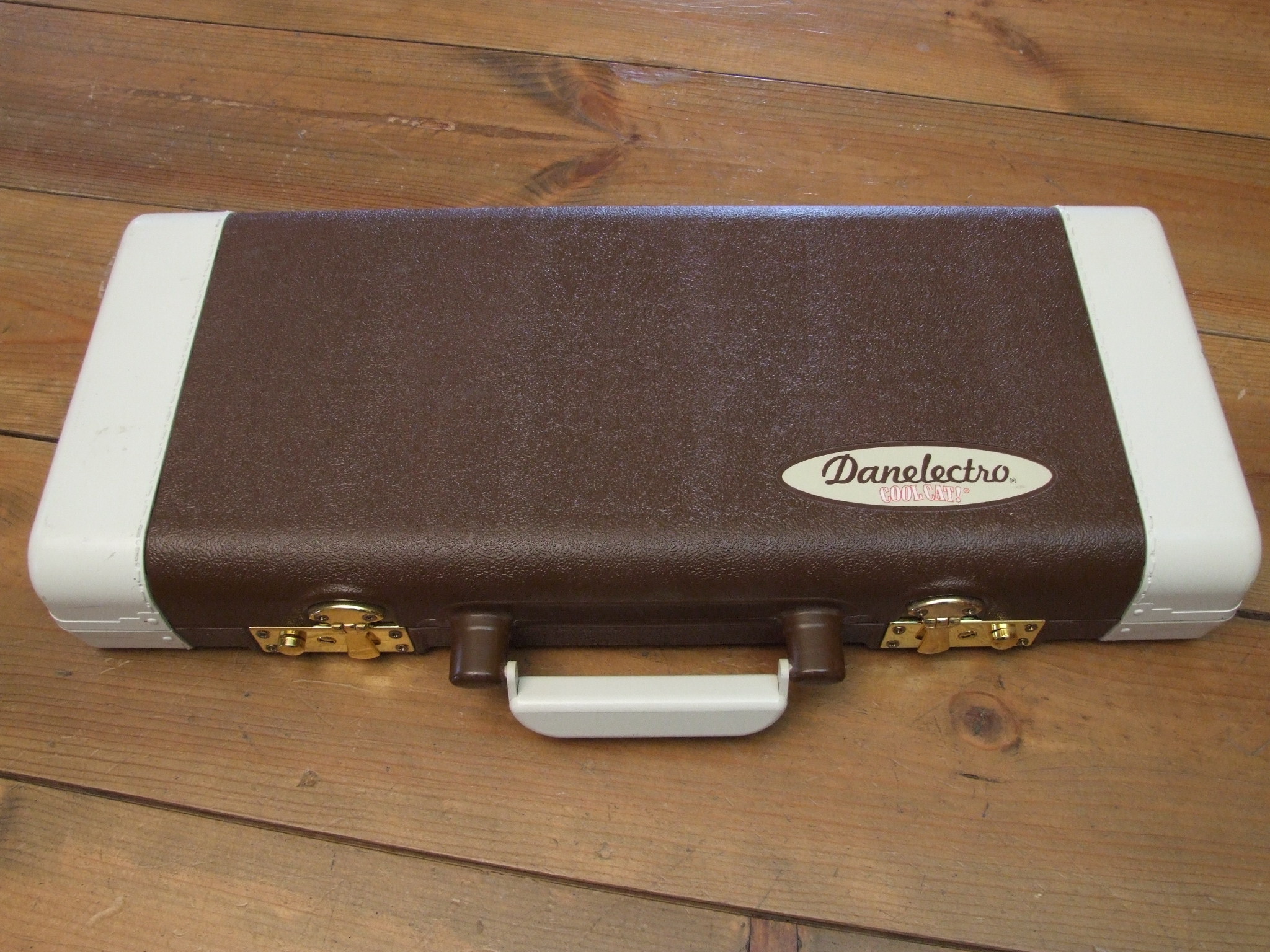 Danelectro Cool Cat Pedalboard