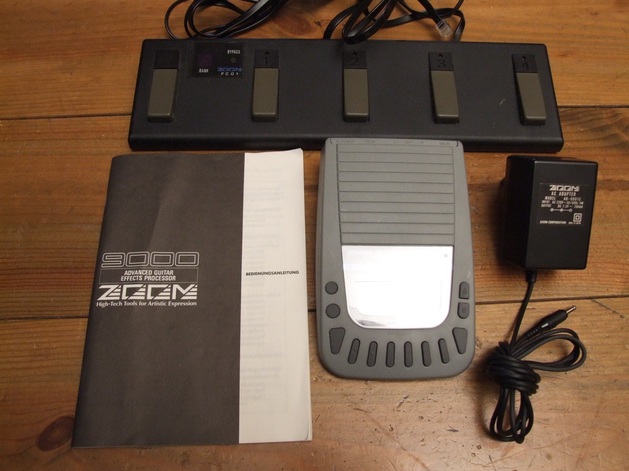 ZOOM 9000 Muliteffekt inkl. FC 01 Footswitch