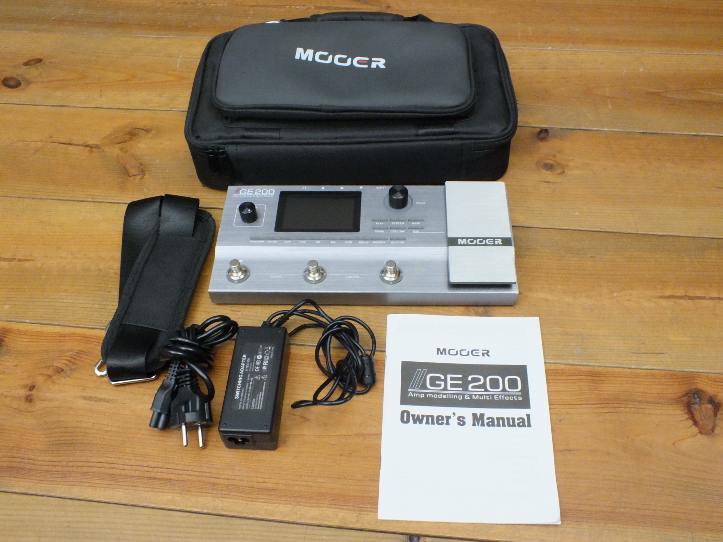 Mooer GE 200 inkl. Pedal Bag